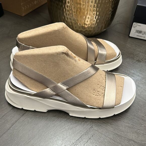 Naturalize Warm Silver Jubalee Sandal - Picture 7 of 9